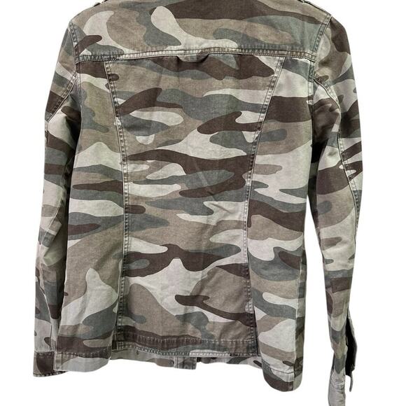 Delia*s women’s M camo button down jacket - Picture 3 of 6